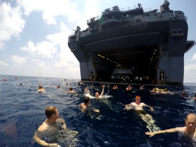 USS Iwo Jima (LHD 7) 150418-N-JN023-549 (17196156485)