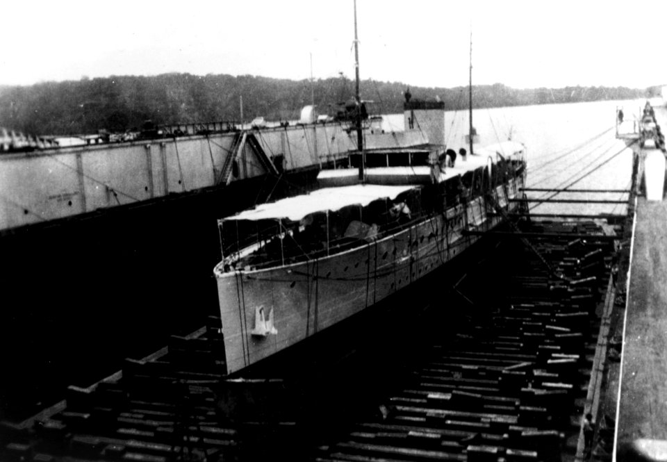 USS Isabel (PY-10) in the Dewey dry dock at Olongapo Naval Station, Philippines, 1933 (NH 80116)