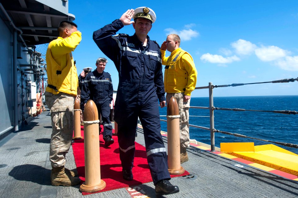 USS Iwo Jima (LHD 7) 150203-N-QM905-010 (16678038692)