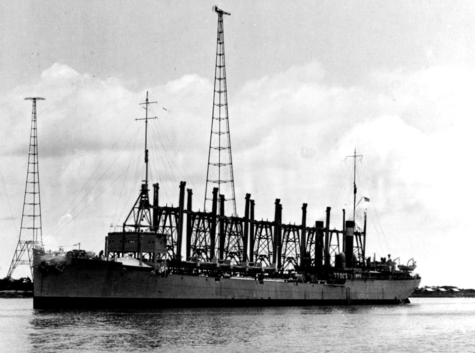 USS Jason (AC-12) at Pearl Harbor, Hawaii, 18 July 1923 (NH 52195)