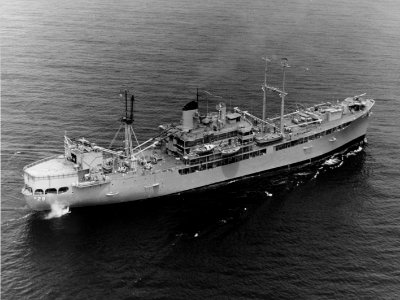 USS Isle Royale (AD-29) underway off the coast of Southern California on 15 July 1970 (K-85415)