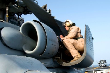 USS Iwo Jima operations 150302-N-KD168-003
