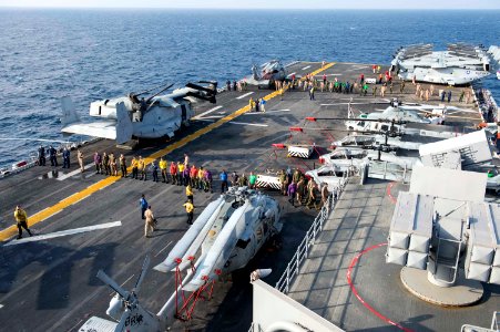 USS Iwo Jima (LHD 7) 150311-N-QM905-006 (16611438387)