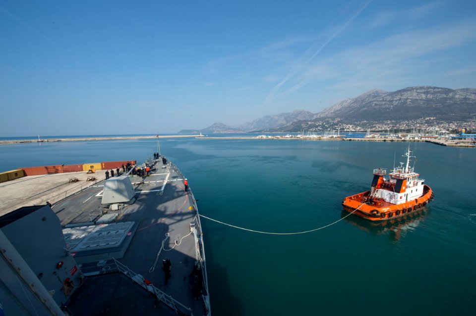USS Jason Dunham gets underway. (16862724242)