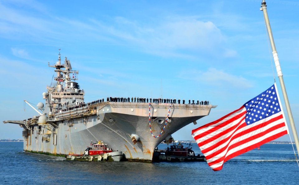 USS Iwo Jima returns home. (8294522628)