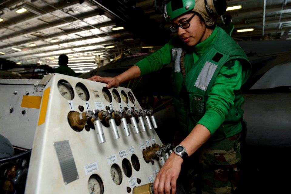 USS John C. Stennis 130124-N-RJ456-005