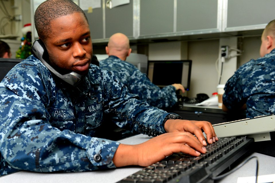 USS John C. Stennis 121217-N-RJ456-013