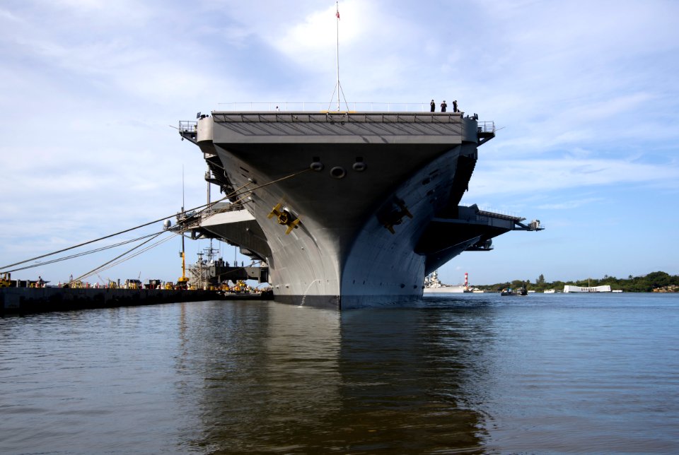 USS John C. Stennis Arrives at Pearl Harbor 161202-N-GI544-211