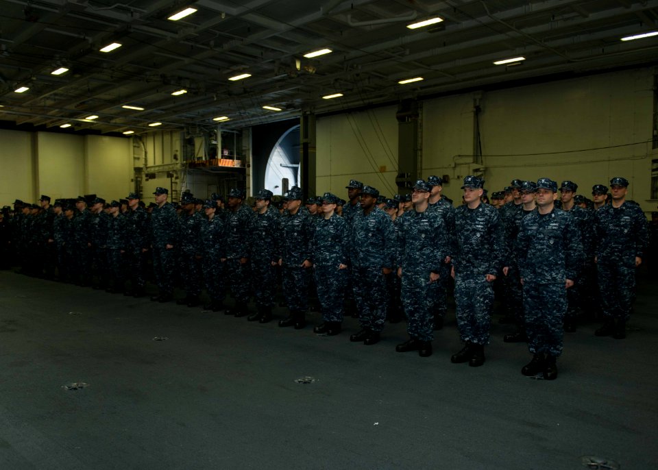 USS John C. Stennis (CVN 74) operations 151209-N-BR087-011