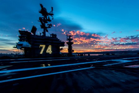 USS John C. Stennis (CVN 74) operations 151009-N-XX566-009