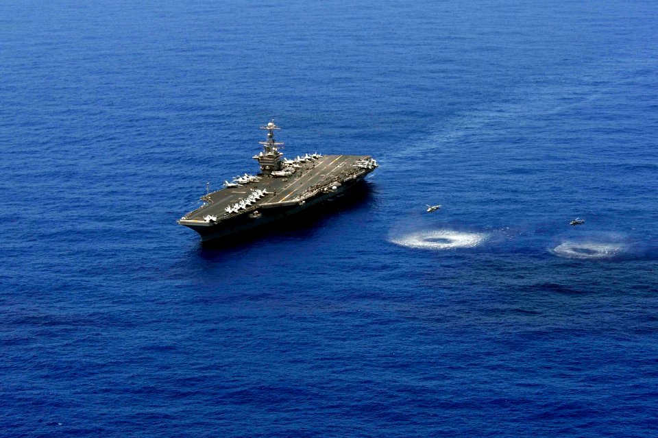 USS John C. Stennis holds an air power demonstration. (8675860710)