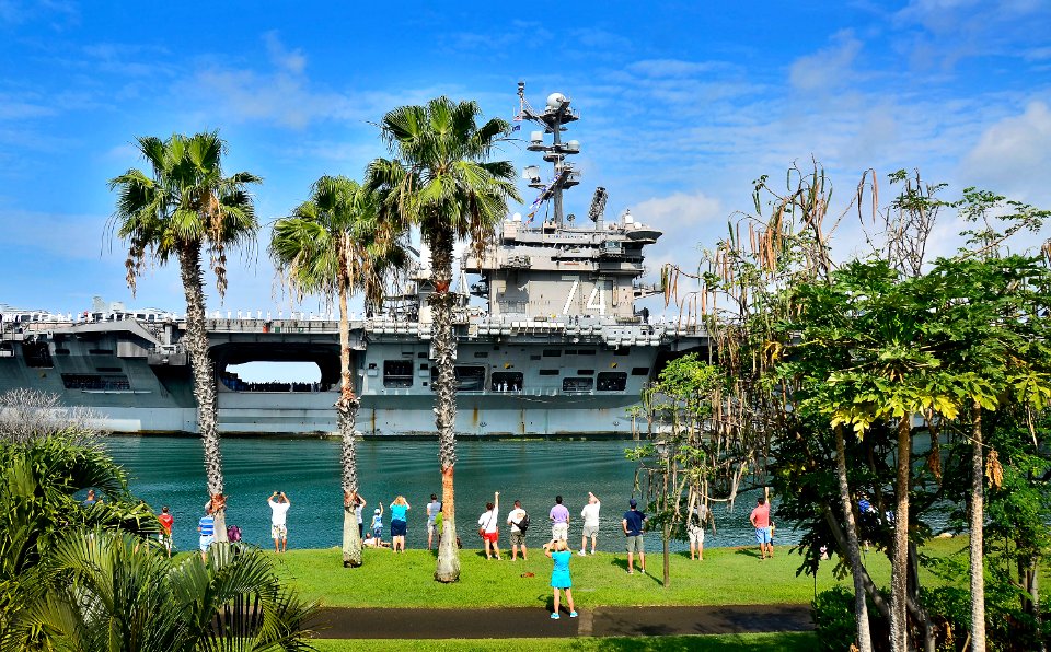 USS John C. Stennis enters Joint Base Pearl Harbor-Hickam. (8672341366)