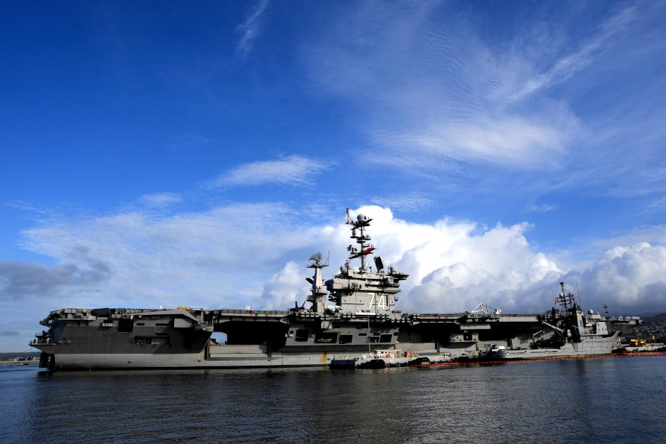 USS John C. Stennis Arrives at Pearl Harbor 161202-N-GI544-055