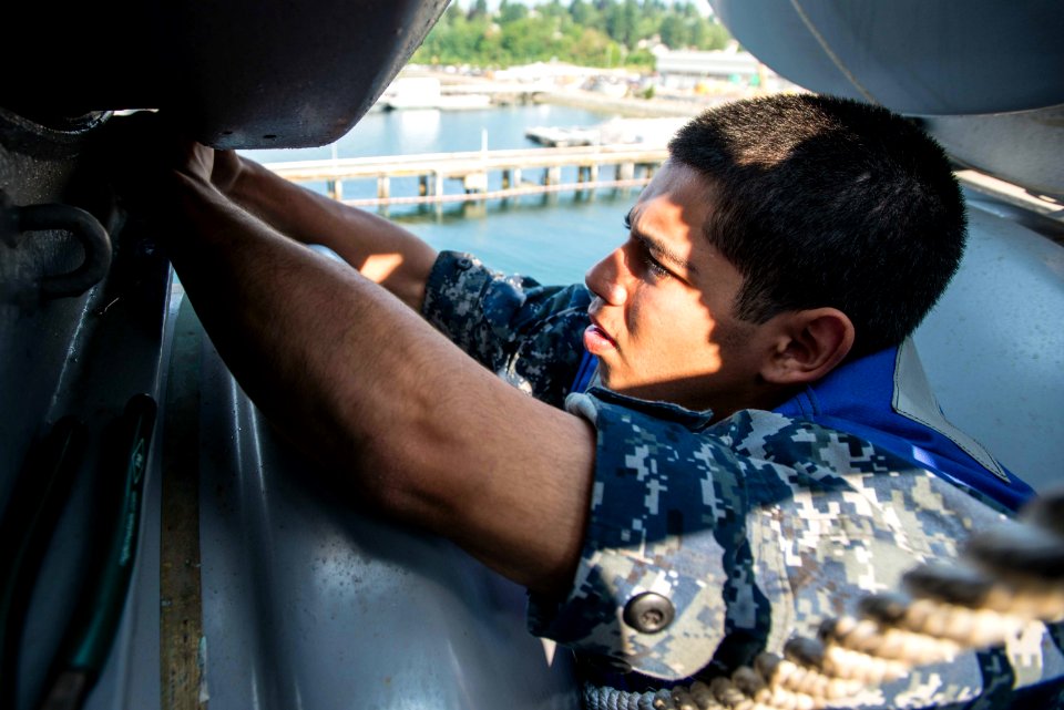 USS John C. Stennis operations 150709-N-XX566-043