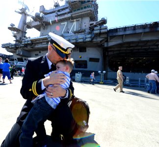 USS John C. Stennis comes home. (8714684305)
