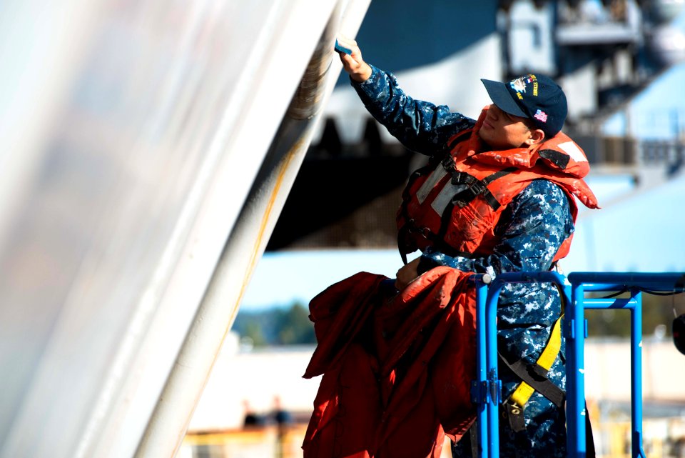 USS John C. Stennis operations 151005-N-XX566-020