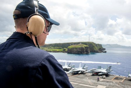 USS John C. Stennis flight deck operations 160217-N-DA737-112