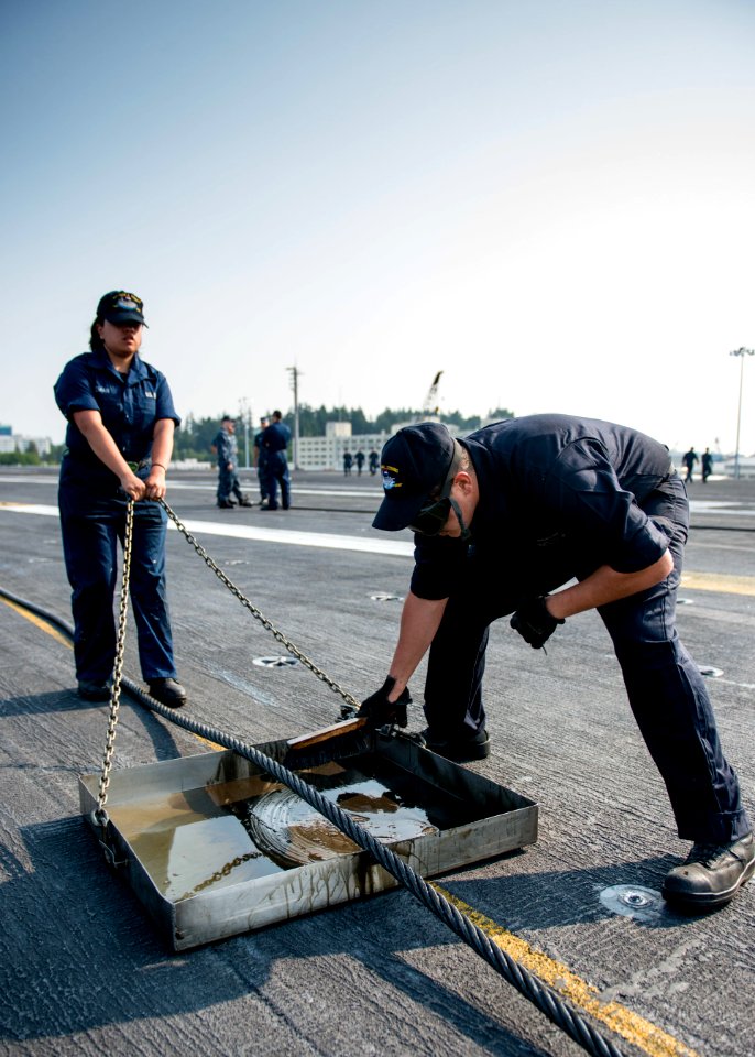 USS John C. Stennis operations 150709-N-IK337-019