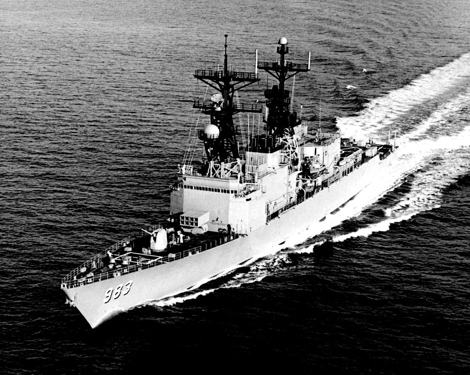 USS John Rodgers (DD-983) underway at sea on 1 April 1982 (6350843)