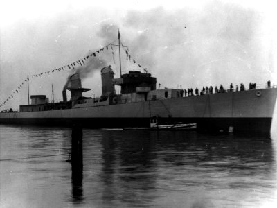 USS Johnston (DD-557) shortly after being launched at Seattle-Tacoma Shipbuilding Corporation, Seattle, Washington (USA), 25 March 1943 (NH 63498)