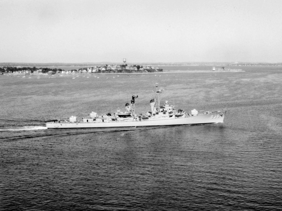 USS Jonas Ingram (DD-938) underway in 1957