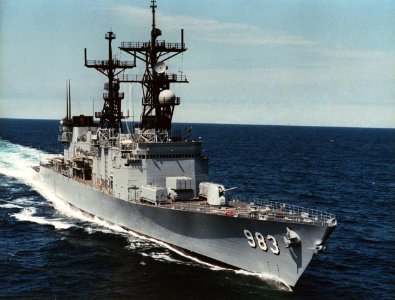 USS John Rodgers (DD-983) underway in the Gulf of Mexico on 7 March 1985 (6403831)