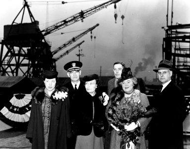 USS Johnston (DD-557) sponsor’s party at Seattle-Tacoma Shipbuilding, Washington (USA), on 25 March 1943 (NH 63301) photo