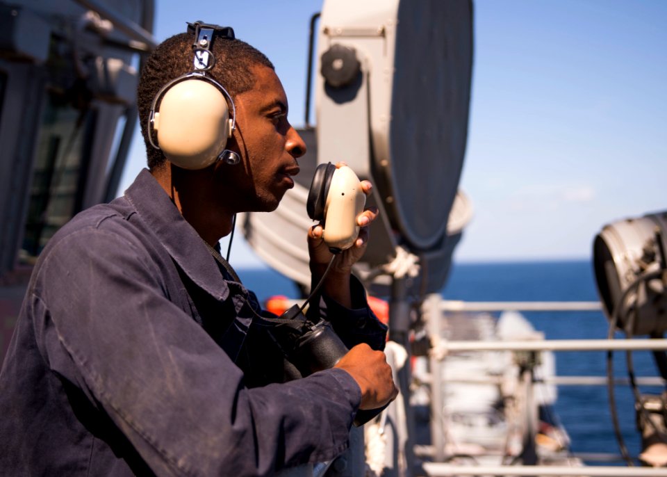 USS Kearsarge 160201-N-YL073-039