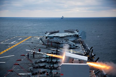 USS Kearsarge conducts a live-fire exercise. (8426255943)