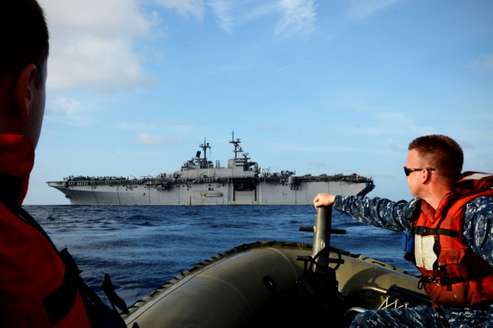 USS Kearsarge conducts small boat operations. (8693527880)