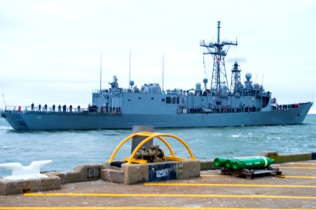 USS Kauffman departs for final deployment 150109-N-CE241-082