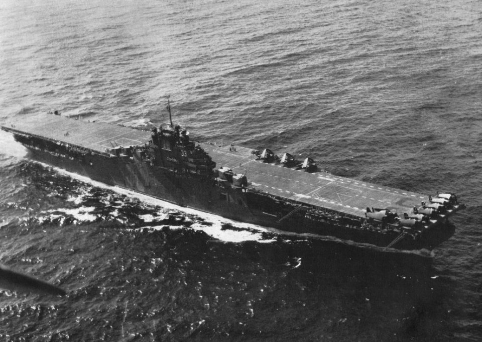 USS Kearsarge (CV-33) underway 1947