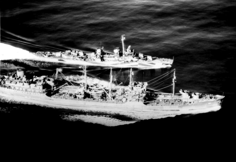 USS Kaskaskia (AO-27) refueling USS Hart (DD-594) on 16 December 1944 (80-G-293946)