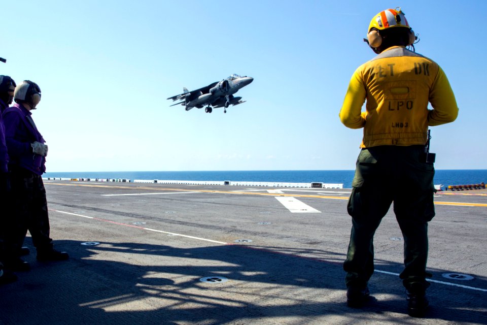USS Kearsarge operations 140919-N-RL456-079