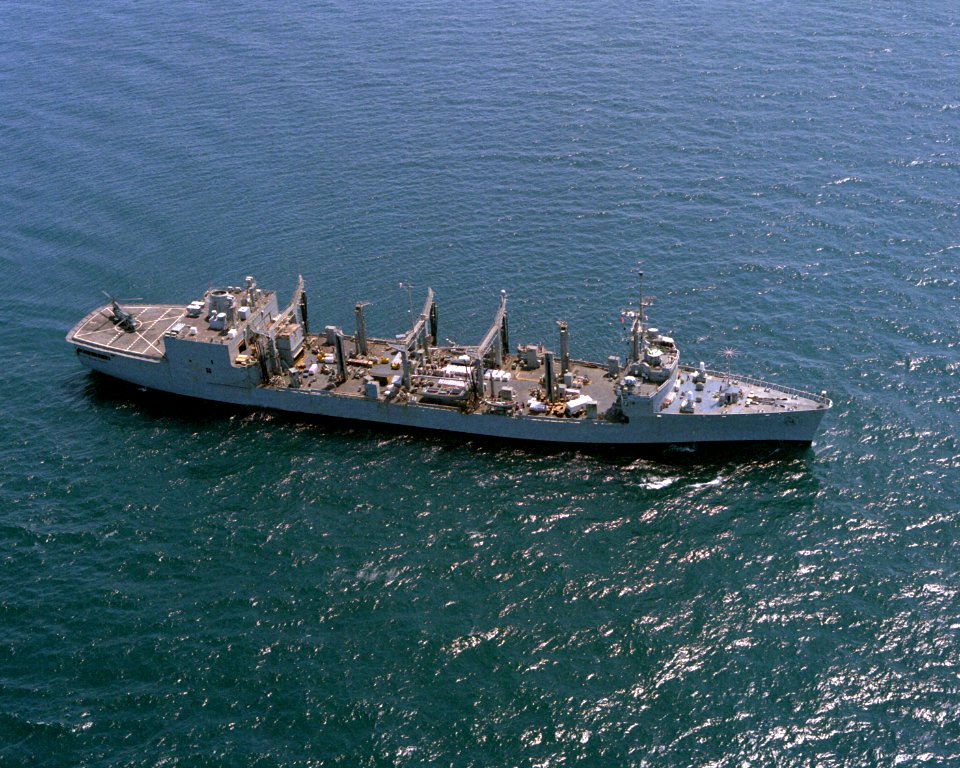USS Kansas City (AOR-3) underway on 28 March 1993 (6484073)