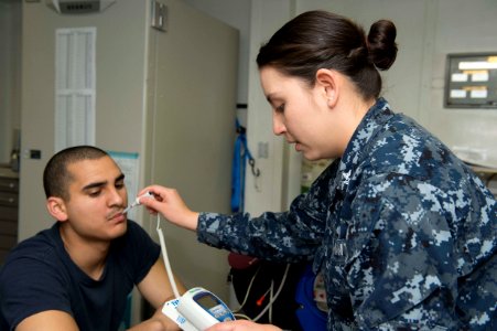 USS Kearsarge medical department 130328-N-XY604-015