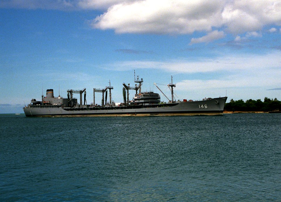 USS Kawishiwi AO-146 Pearl Harbor 1991