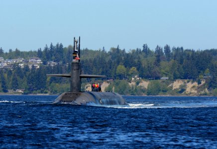 USS Kentucky (SSBN 737) returns to Bangor 150416-N-VZ328-063