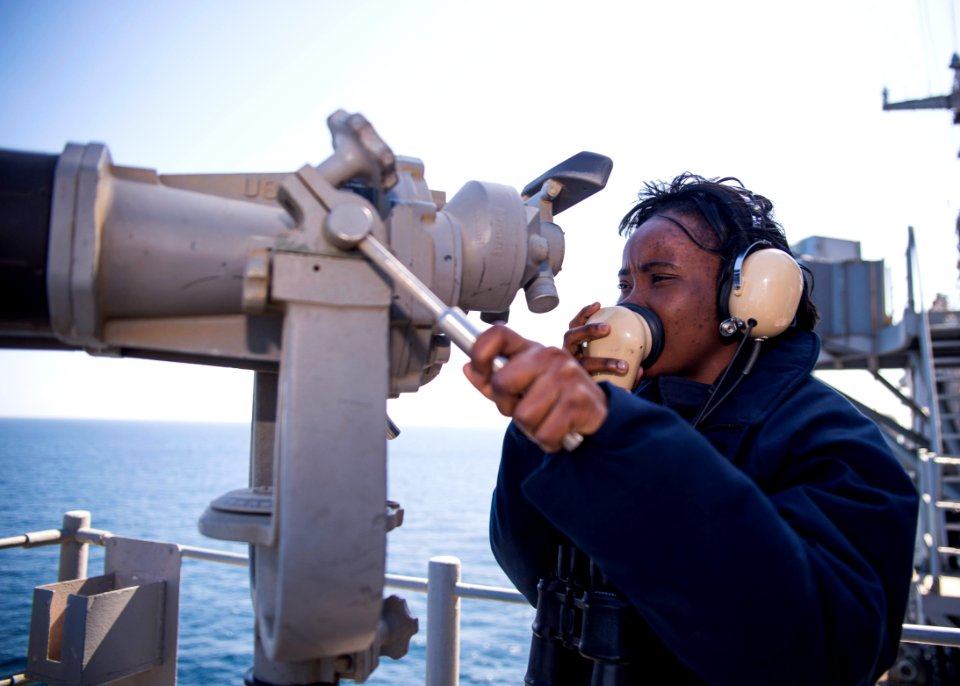 USS Kearsarge 160201-N-YL073-056