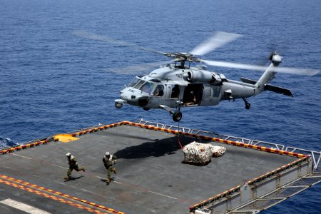 USS Kearsarge conducts flight operations. (8641412346)