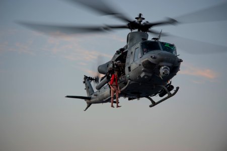 USS Kearsarge operations 151107-N-YL073-310