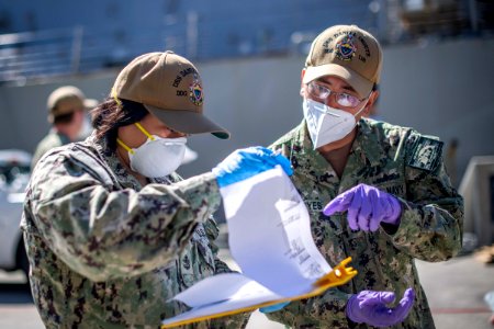 USS Kidd Conducts Crew Swap, Transitions to Next Phase of COVID-19 Recovery 200518-N-VN584-1011 (49913680707)