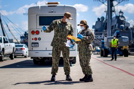 USS Kidd Conducts Crew Swap, Transitions to Next Phase of COVID-19 Recovery 200518-N-VN584-1150 (49913680877)
