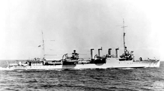 USS King (DD-242) underway before World War II