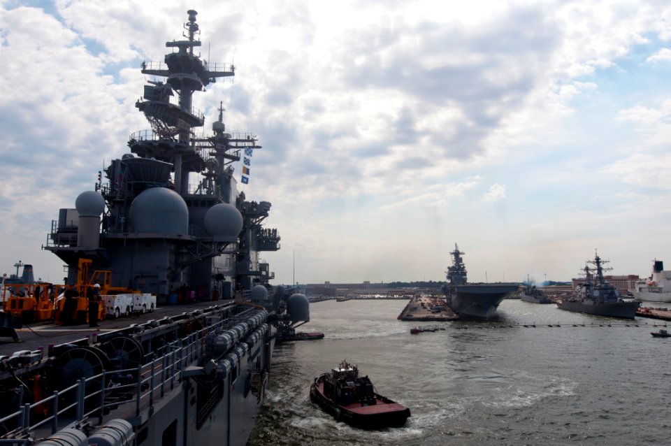 USS Kearsarge departs for Afloat Training Group 2.3 2.4 basic phase training. (7345218956)