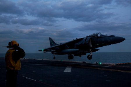 USS Kearsarge conducts flight operations. (8569852682)
