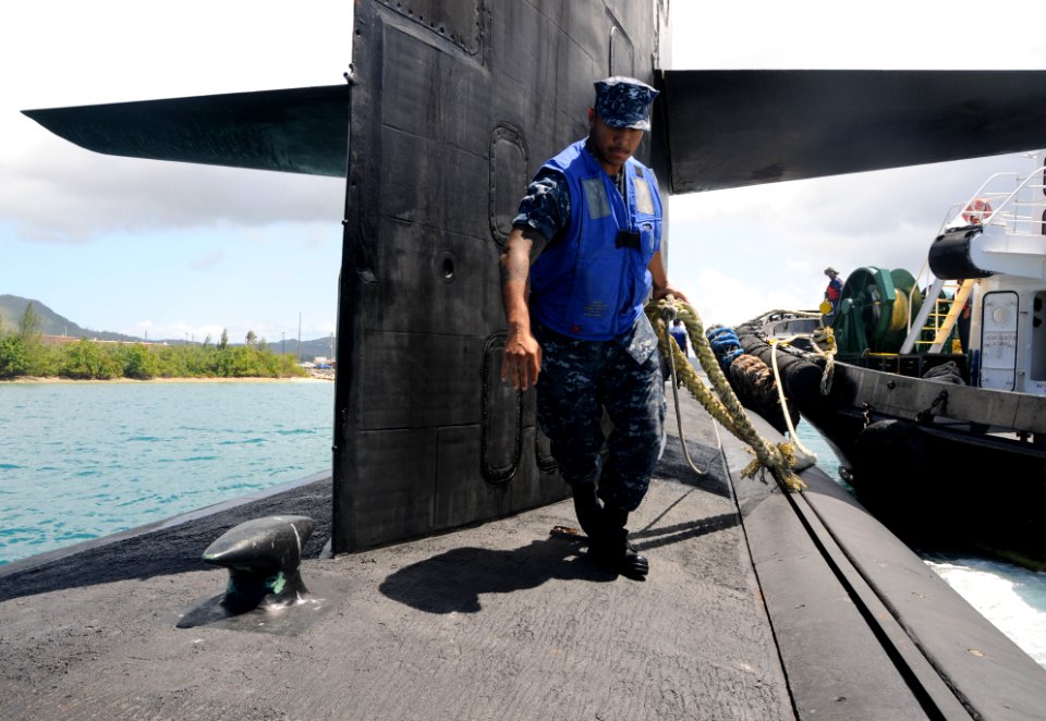 USS Key West arrives in Guam. (8560358598)