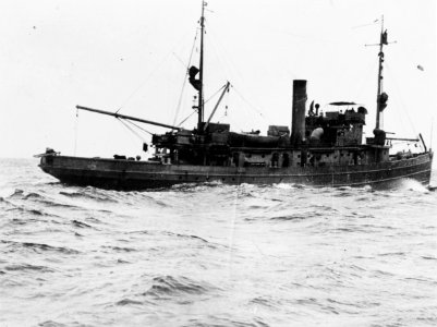 USS KINGFISHER (AM-25; ATO-135) - NH 102