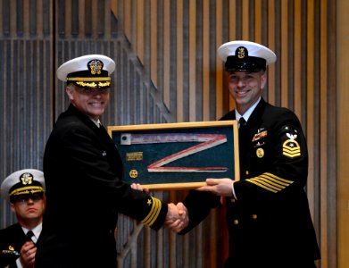 USS Kentucky changes command 150421-N-VZ328-071