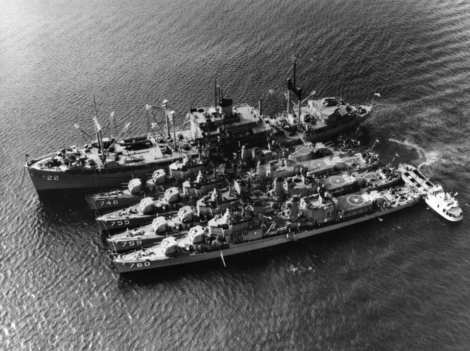 USS Klondike (AR-22), USS Taussig (DD-746), USS John A. Bole (DD-755), USS Lofberg (DD-759) and USS John W. Thomason (DD-760) at Subic Bay on 1 November 1963 (NH 82517)